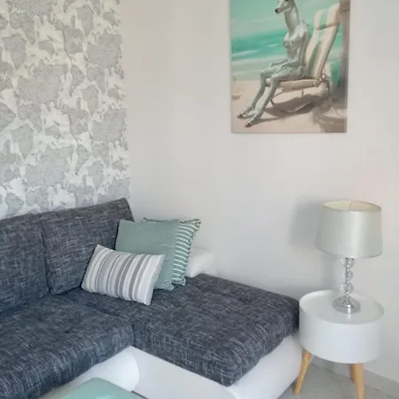 Apartment Silver Horn
